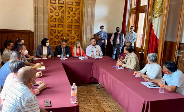 Diputados se reúnen con directores de escuelas de tiempo completo