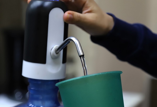 Es necesario prevenir deshidratación por golpe de calor.