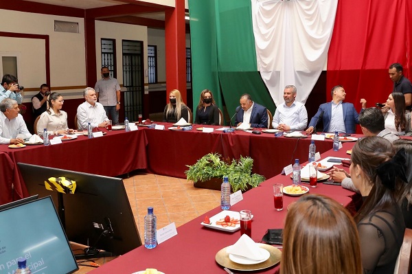 Unidad de los michoacanos, fundamental para preservar la paz: Bedolla