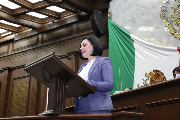 Adriana Hernández defiende seguridad jurídica de niños, niñas y adolescentes