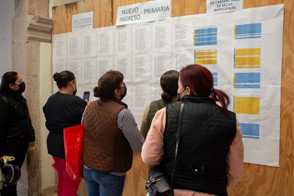 Comenzará pago de  becas el lunes 4 de abril