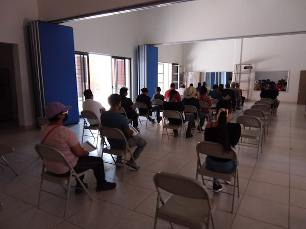 Aplica refuerzo de vacuna COVID EN Santa Ana