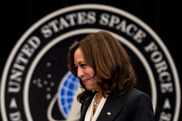 Kamala Harris da positivo a Covid-19