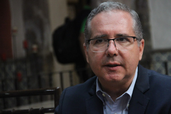 Invita Enrique Godínez a atender temas relevantes y dejar politiquería