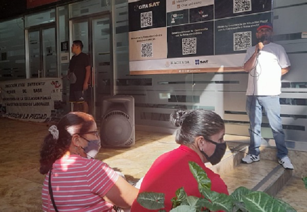 Maestros de la CNTE toman instalciones de SAT La Piedad