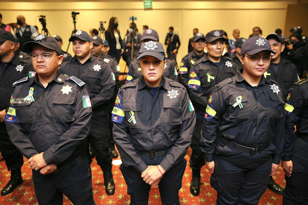Presenta Bedolla a la Policía Turística especializada