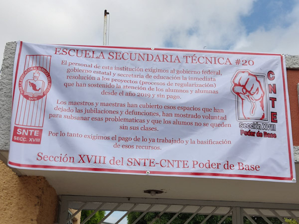 Maestros reclaman falta de pago a SEE