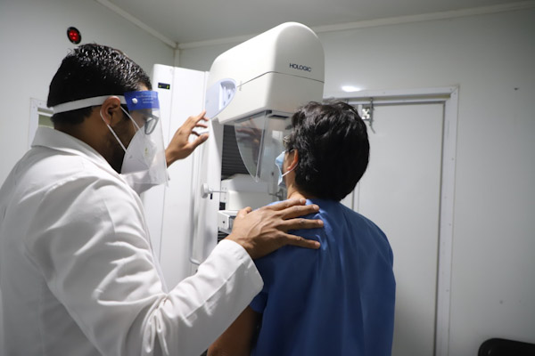 Ofrece CEAO atención gratuita a pacientes con cáncer en Michoacán