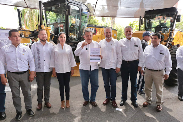 Ponen en marcha el programa de entrega de maquinaria a municipios