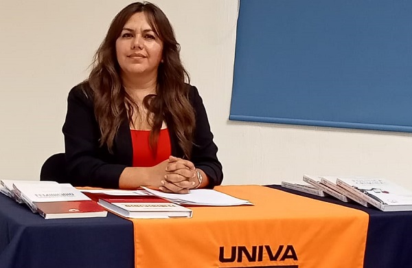Ofrecen conferencia del libro “Feminicidio” a lic en Derecho
