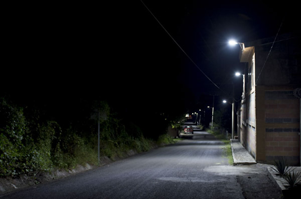 Continúa cambio de luminarias en La Piedad