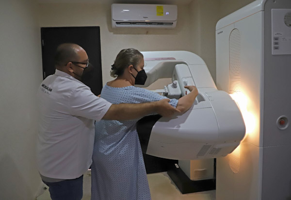 Garantizan tratamiento gratuito contra cáncer de mama