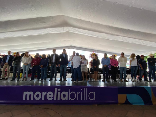 Premian a 16 artesanos en el X Concurso de la Catrina en Capula
