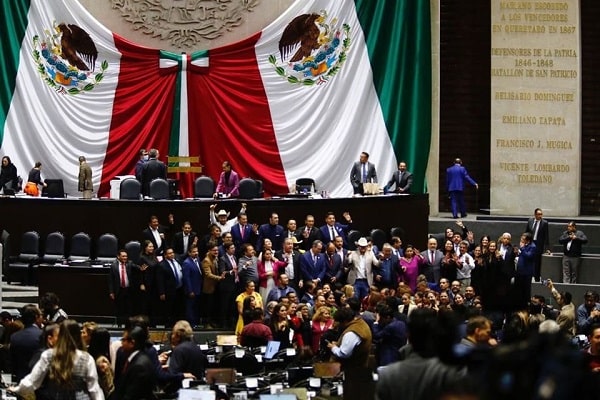Permiten diputados que militares participen en Seguridad pública.