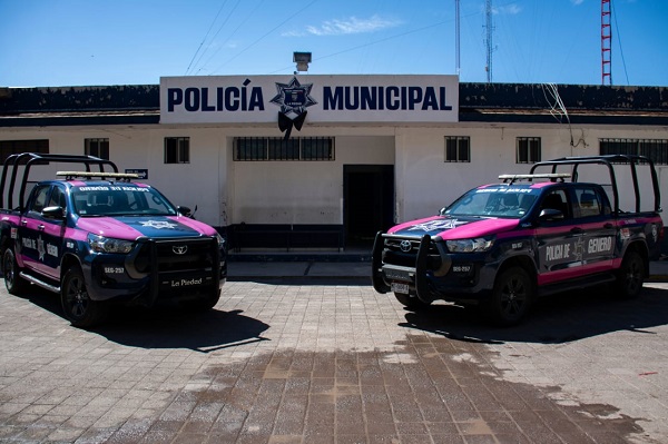 Integran nueva patrulla Rosa a Seguridad Pública