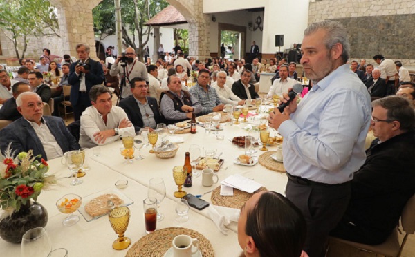 Llaman Bedolla y Ebrard a empresarios michoacanos a potenciar el T-Mec