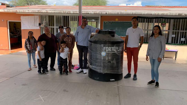 Mejoran infraestructura escolar en Monteleon, Yurecuaro