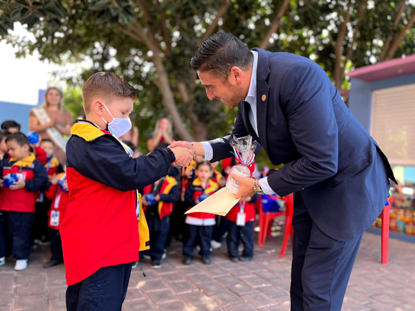 Niños del Colegio Vasco de Quiroga visitan UNIVA