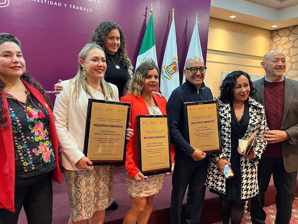 Entregan Reconocimiento Estatal en Derechos Humanos