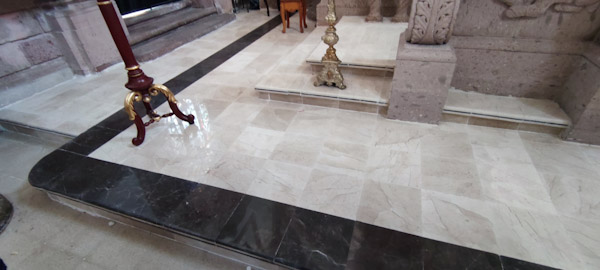 Concluye renovación en piso de capilla Expiatoria