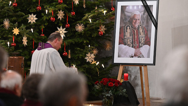 Primeras imágenes del cuerpo de Benedicto XVI