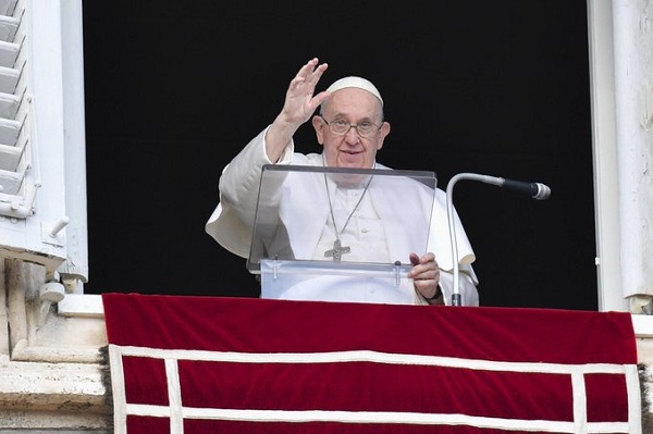 Papa Francisco pide no discriminar por preferencia sexual