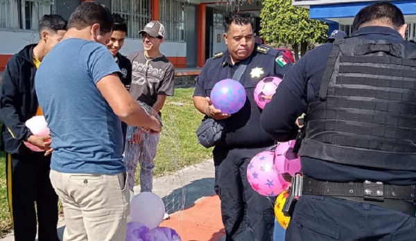 Entrega Tránsito municipal juguetes a niños de CAM