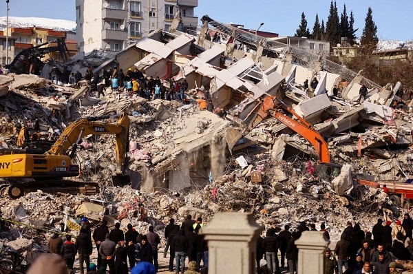 Más de 20 mil muertos luego de sismo en Turquía