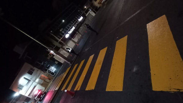 Trabaja tránsito en balizamiento de cruces peatonales