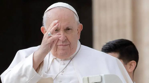 Papá Francisco, hospitalizado por infección respiratoria.
