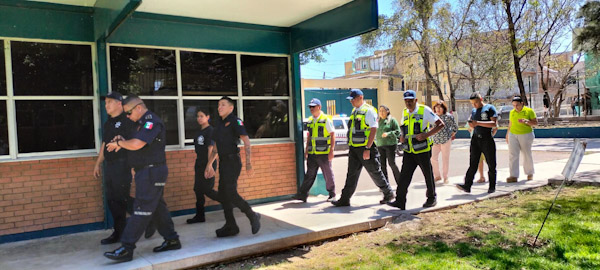 Escuelas participan en simulacro macional