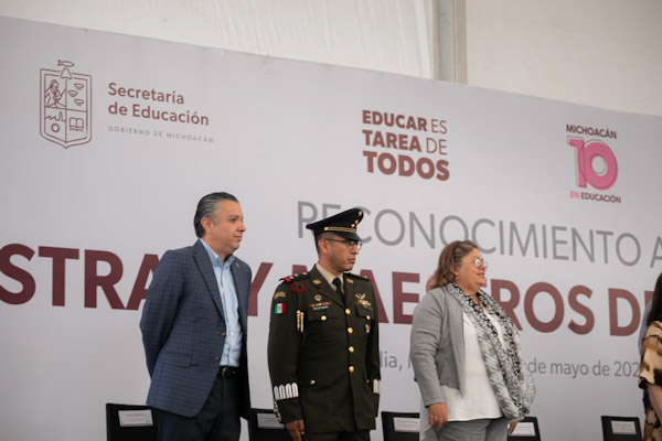 Asegura gobierno de Michoacán pago puntual a maestros.