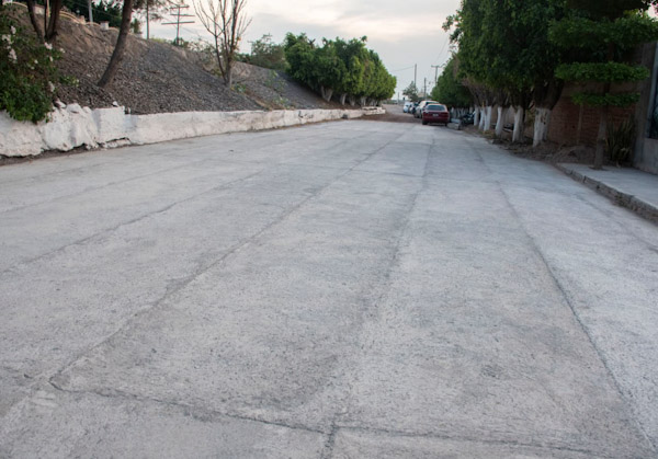 Arrancan obras de vialidad en comunidades.