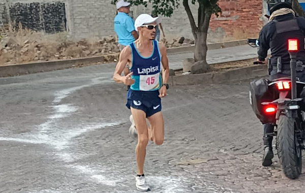 Carlos Echeverría Gana carrera de Maria Auxiliadora