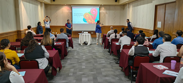 Imparten taller sobre Hospitalidad y calidez turistica