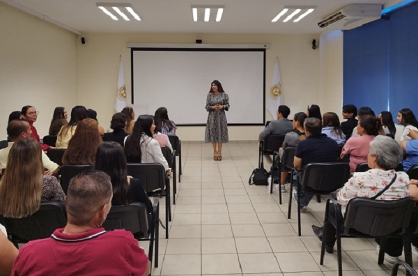 Presentan análisis de trabajo con niños de nivel básico