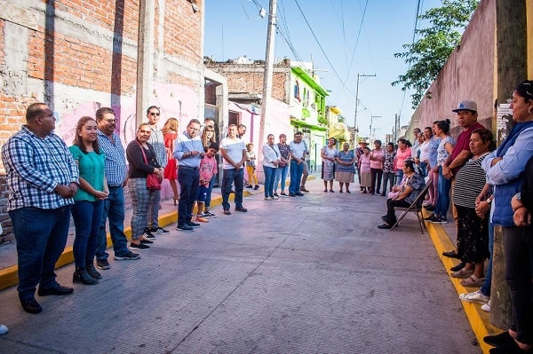 Estrenan calle en El Huarapo, Pénjamo.