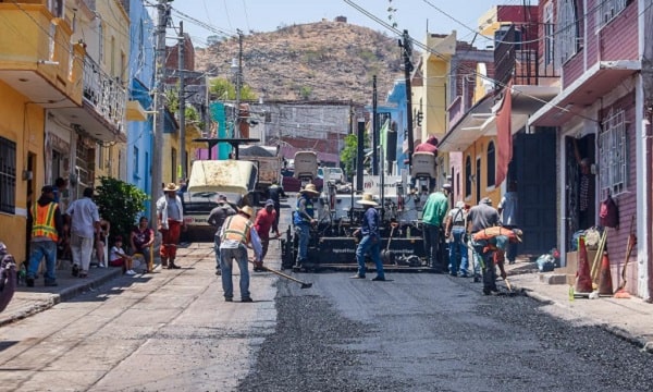 Se rehabilita céntrica calle de Pénjamo.
