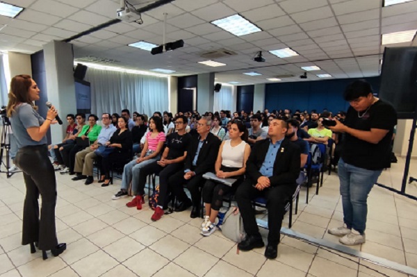 Alumnos de UNIVA La Piedad reciben capitación en “Liderazgo y Marca personal”