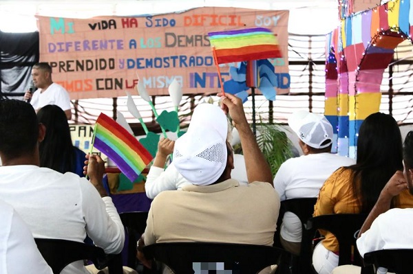 Celebran internos Día Internacional del Orgullo LGBTTTIQ+