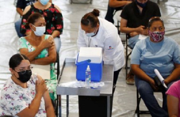Continúa vacunación COVID-19 en 85 municipios de Michoacán