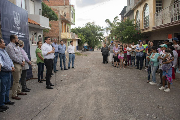 Arrancan obra pública en calle de colonia Juárez