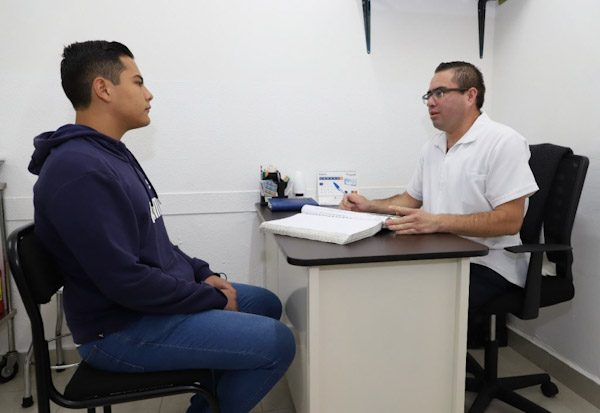 Garantiza SSM atención médica gratuita a jóvenes sin seguridad social
