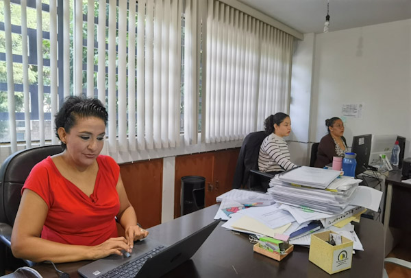 Aumento salarial del 4% a trabajadores del Telebachillerato Michoacán