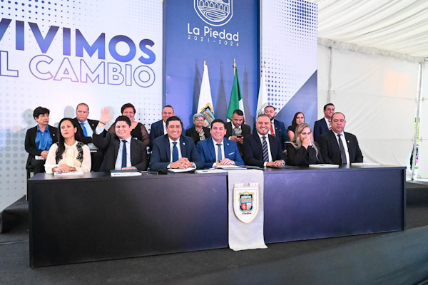 Presenta Samuel Hidalgo segundo Informe de gobierno