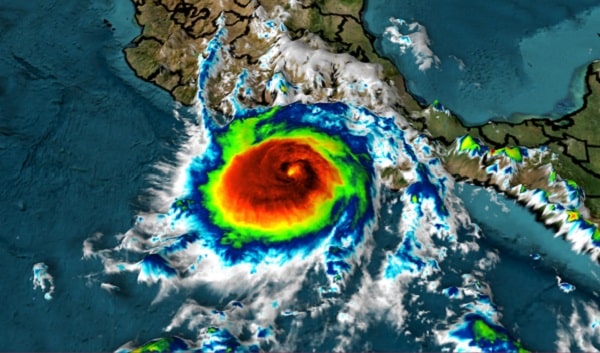 Huracán “Otis” alcanza categoría 5 tocará tierra en Guerrero.