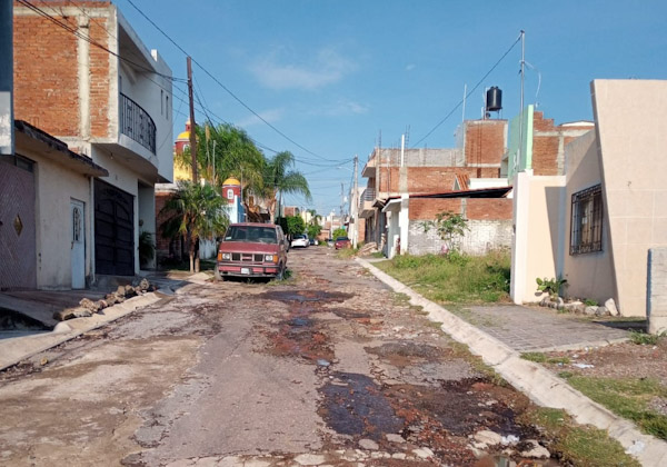 Vecinos de Arroyo Hondo piden intervencion en calles