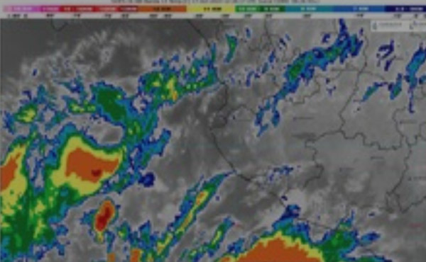 Cielo nublado y llivoas este martes.