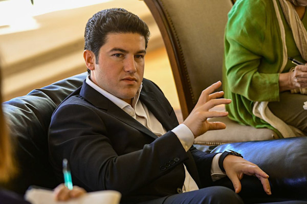 Samuel Garcia pide licencia para buscar presidencia de México