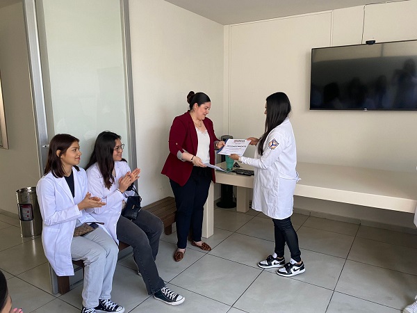 Estudiantes de Nutrición de UNIVA La Piedad visitan CADE de Guadalajara